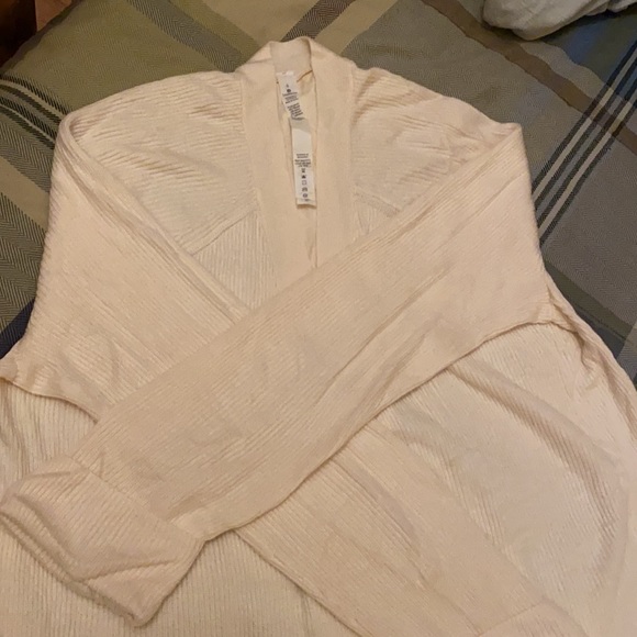 EUC Lululemon wrap - Picture 7 of 9